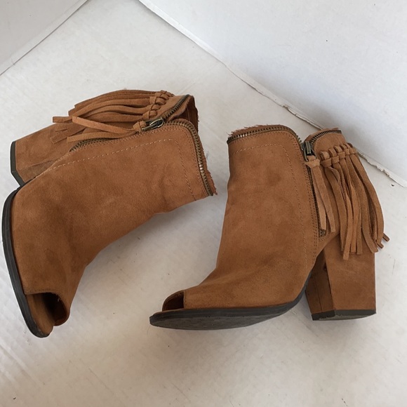 DV bootie with fringe open toe faux leather 7.5 - Picture 5 of 8